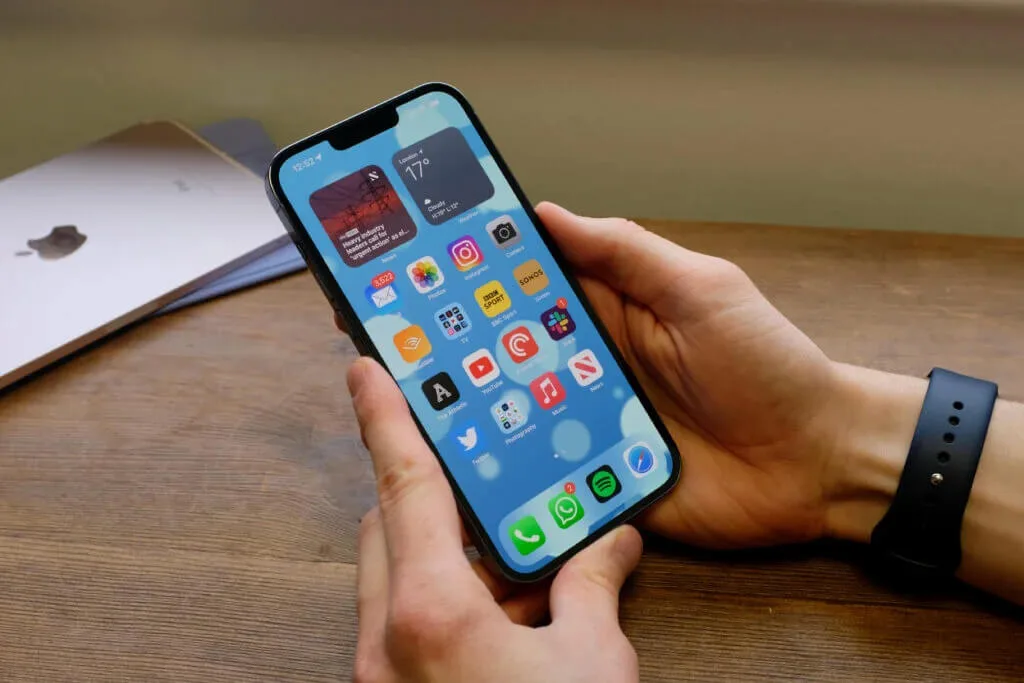 iPhone 13 Pro Max Display Price & Screen Replacement Cost in India