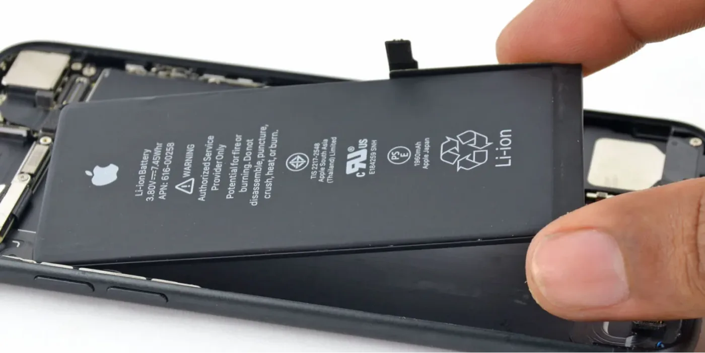 iPhone battery replacement at iTweak