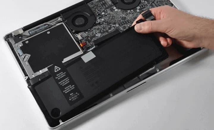 MacBook battery replacement at iTweak